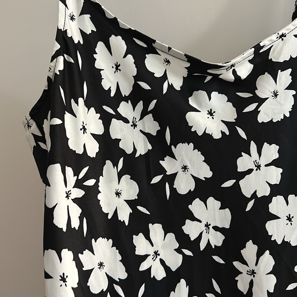 Dynamite Satin Slip Dress white floral on black size M - Picture 7 of 7